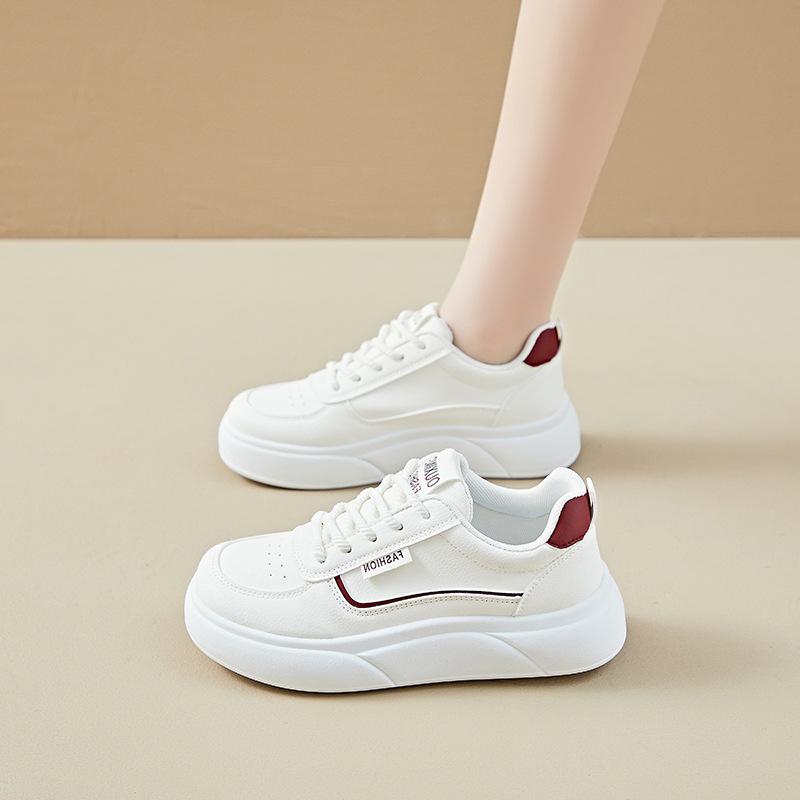 Height-increasing platform white shoes women's 2025 autumn new leather versatile sports shoes student soft-soled casual board shoes