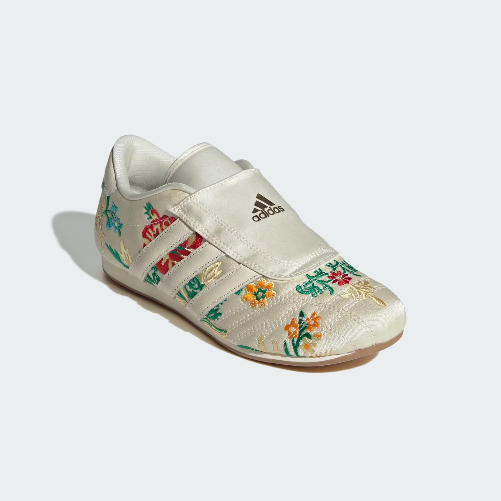 JR3705 adidas Originals Taekwondo Floral (Women s) 11W