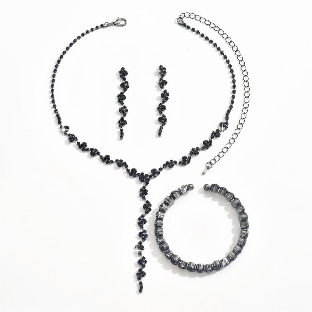 Grenzüberschreitende Lange Strassquasten-Ohrringe - Herzstecker, Europäisch/Amerikanischer Stil, Super Glitzernd