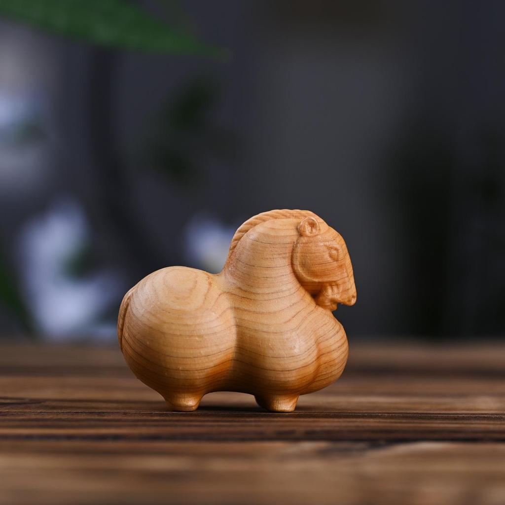 Tang Dynasty Horse Handheld Solid Wood Carving - Natural Cliff Cypress Animal Zodiac Ornament