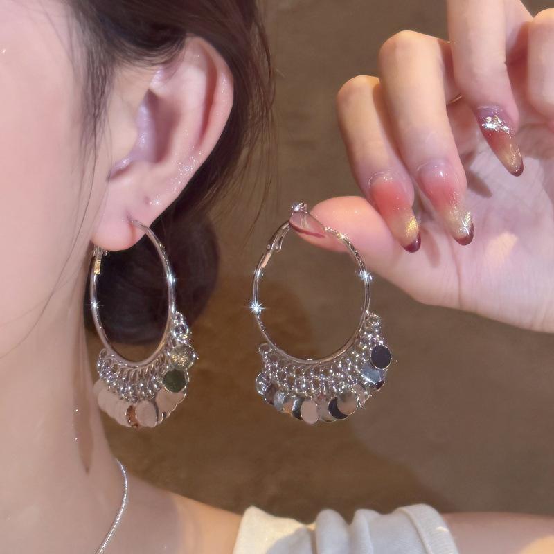111 Silver Needle Sparkling Sequined Fringed Earrings Women's New Temperament Exaggerated Internet Celebrity Earrings High-end Earrings