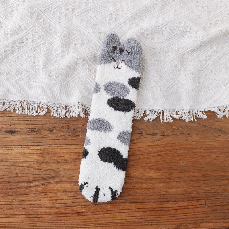 Women's Coral Velvet Cat Paw Socks, Thick Warm Winter Sleep, Cute Japanese Cartoon Embroidery, Long Tube Mid-Calf.