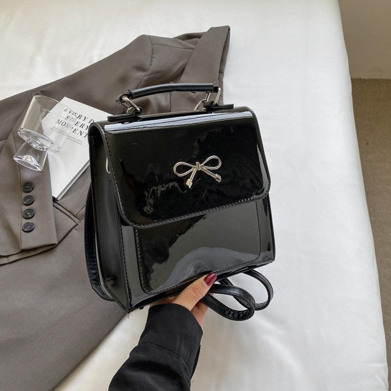 

Рюкзак женский из лакированной кожи, глянцевый, 2024, новая универсальная сумка через плечо, рюкзак премиум-класса сзади, красная маленькая школьная сумка чёрный