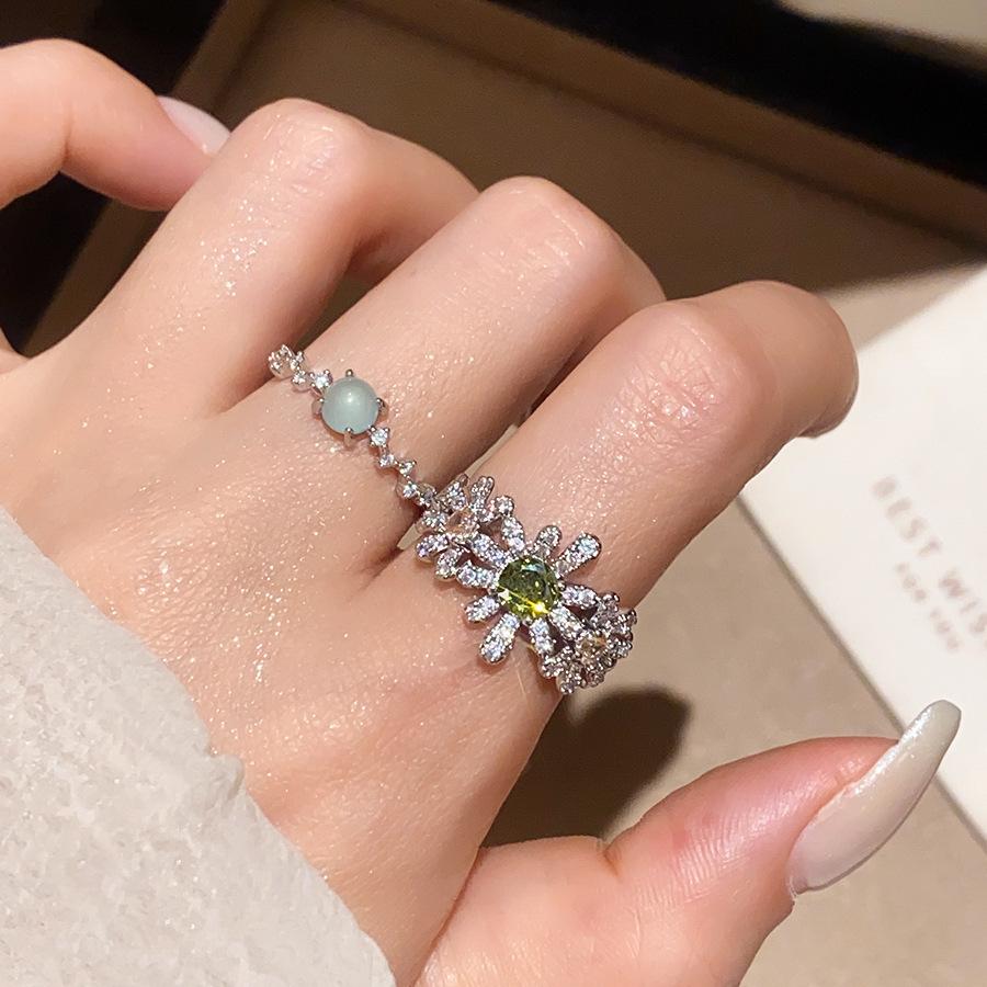 Spring Bloom Luxury Zircon Daisy Open Ring: Elegant, Dazzling Jewelry for a Stylish Touch