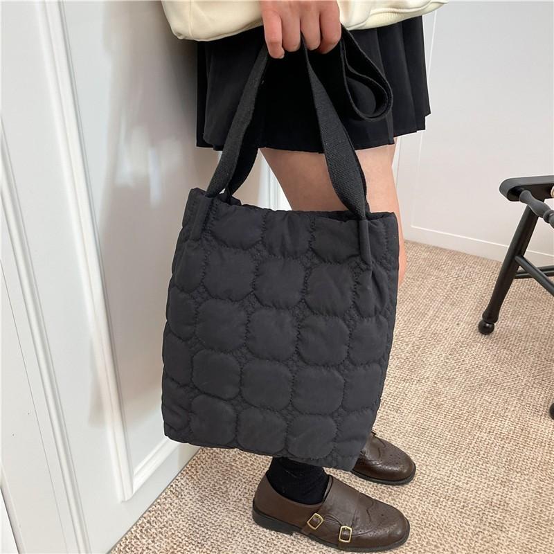 Minimalist Bag For Women With Special Material And Magnetic Closure For Daily Use