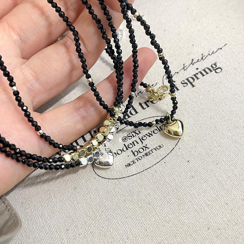 Retro Black Crystal Metal Heart Necklace - Versatile, Simple, and Stylish Design for Women