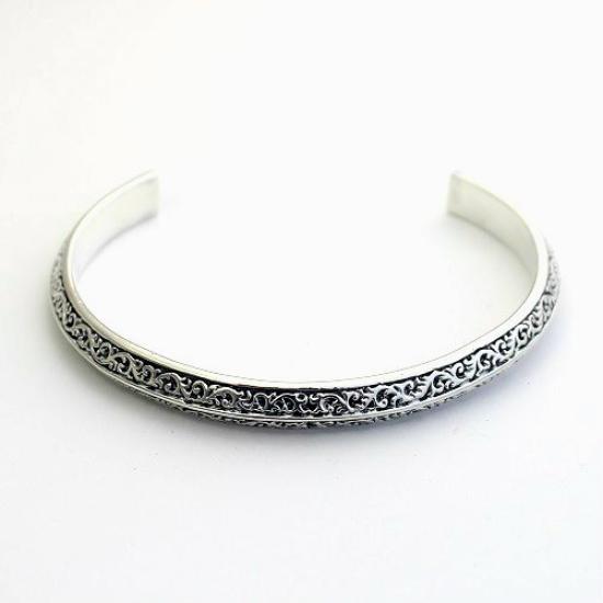 Good Vibrations Arabesque Silver Bangle,