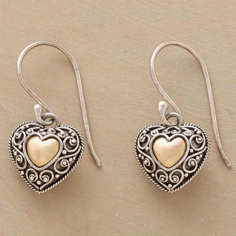 Vintage Heart-shaped Material Craftsman Carved Texture Earrings for Women, Bohemian Style Two Tone Heart-shaped Pendant Earrings