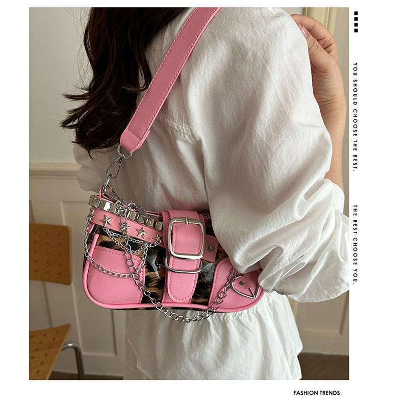 Retro American hottie hook motorcycle bag for women 2026 high-end niche design fashionable one-shoulder cross-body armpit bag