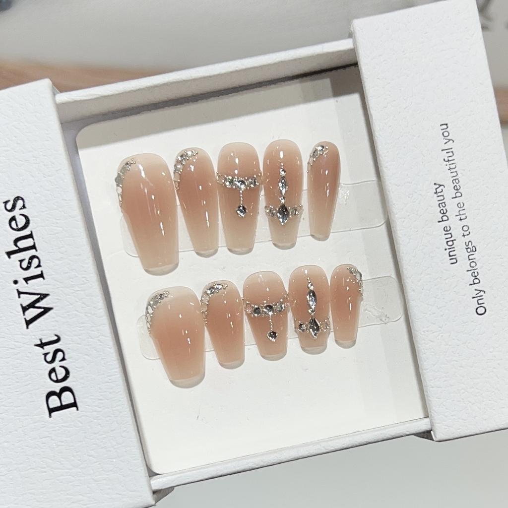 Herbst und Winter Tragbare Nägel Kurz Täglich Nude Rouge Gebrochener Diamant Nagelkunst Reines Temperament Stahlkugel Kette Nagelpflaster