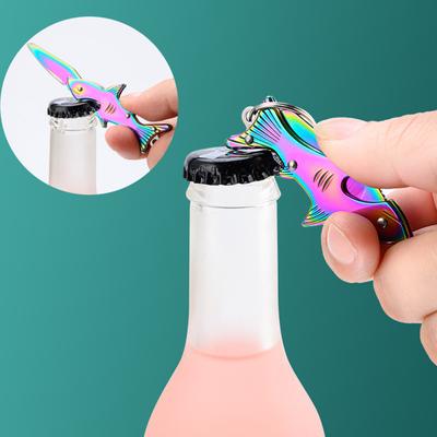 Tvar žraloka Mini zavírací nůž Otvírák na pivní láhve Venkovní EDC Praktický nástroj Odnímatelný kurýr Klíčenka Přívěsek Kuchyňka