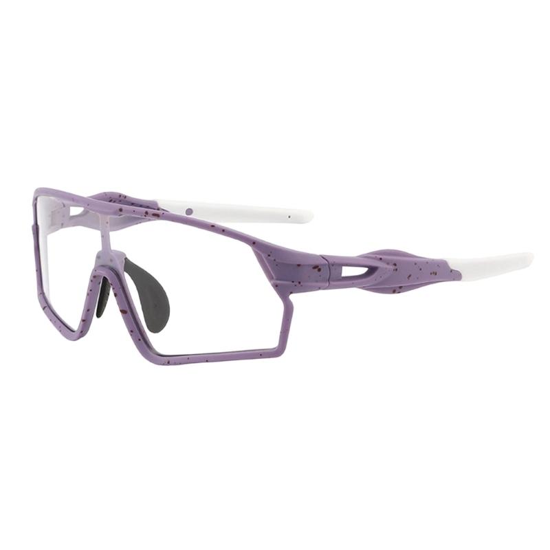 

Photochromic Cycling Glasses With Auto Tinting Lens For Outdoor Sports And Daily Wear Lightweight Comfortable Fit