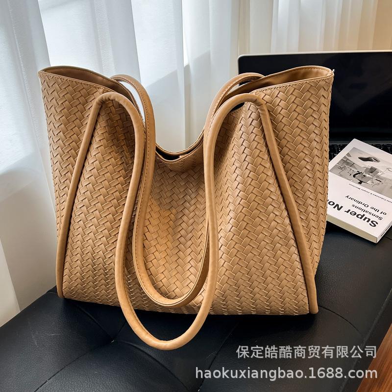 Tote bag women's large-capacity bag women's 2025 new high-end shoulder bag to work commuting versatile hand bag