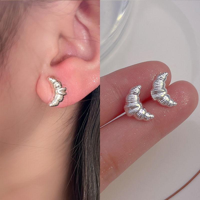 Orecchini a lobo farfalla in argento sterling S925 da donna design di nicchia ins senso del design orecchini senza fastidio orecchini per buco dell'orecchio semplici
