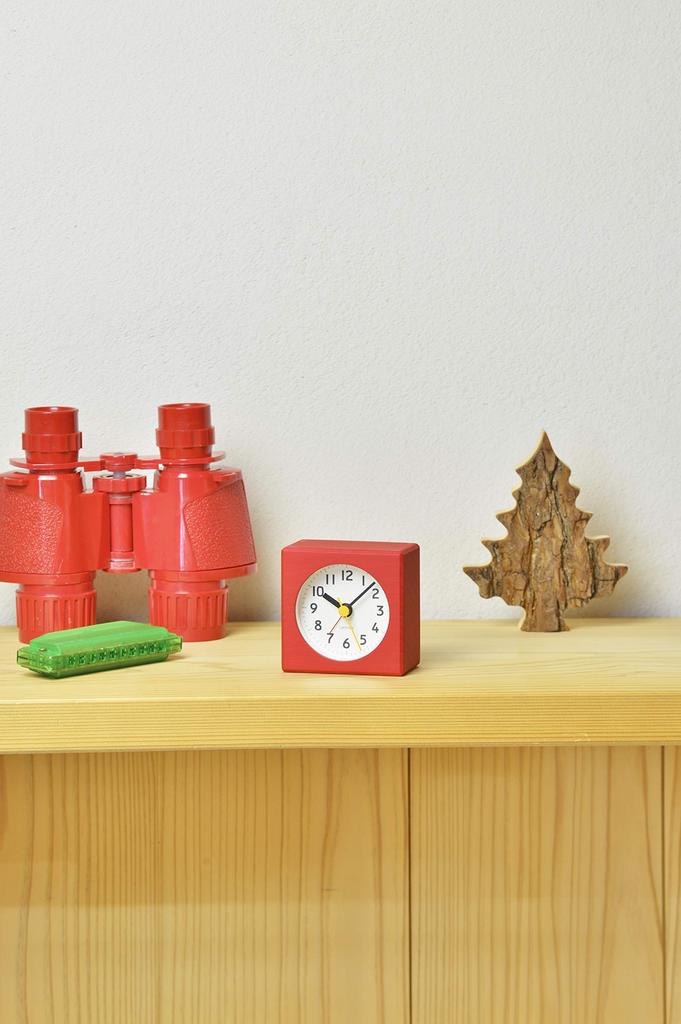 Lemnos Farbe PA18-02RE Analog Alarm Clock, Red