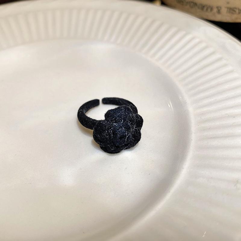 Modischer verstellbarer Retro-Partyschmuck für Damen Beflockter Ring Hase Bär Blume Geschenke