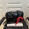 2025 new large-capacity fashion trend versatile niche cute handbag college style simple uniform bag