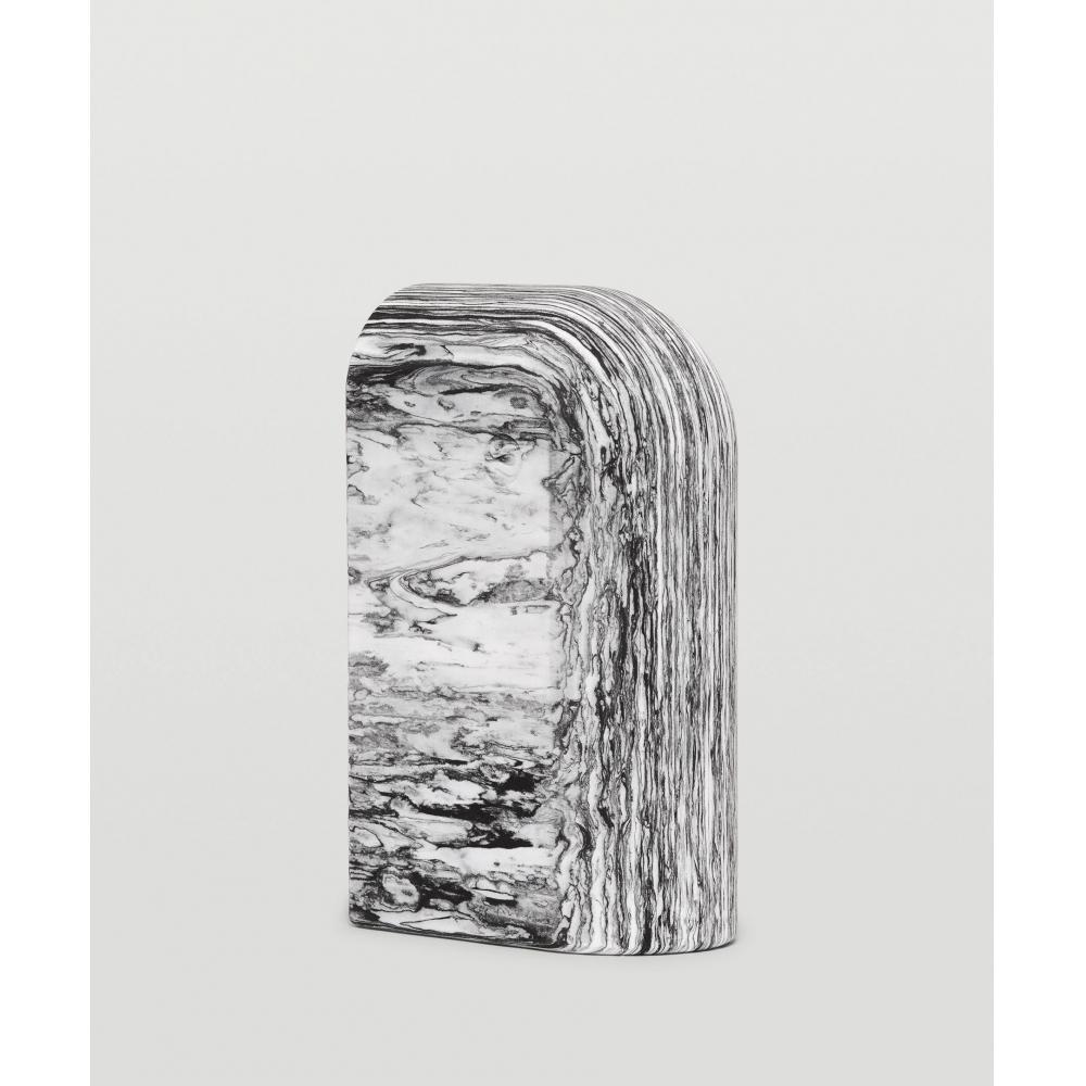 

Lululemon Inner Flow Yoga Block Мрамор Черный Белый ONE SIZE