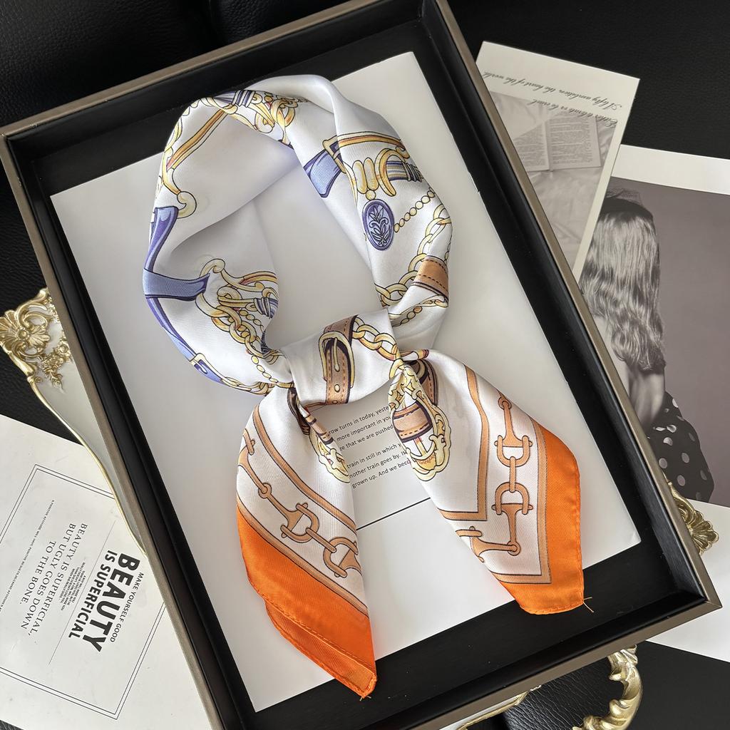 New Literary Fashionable Bandana Imitation Silk 70*70Cm Temperament Square Scarves Women SpringSummer Soft Satin Scarf