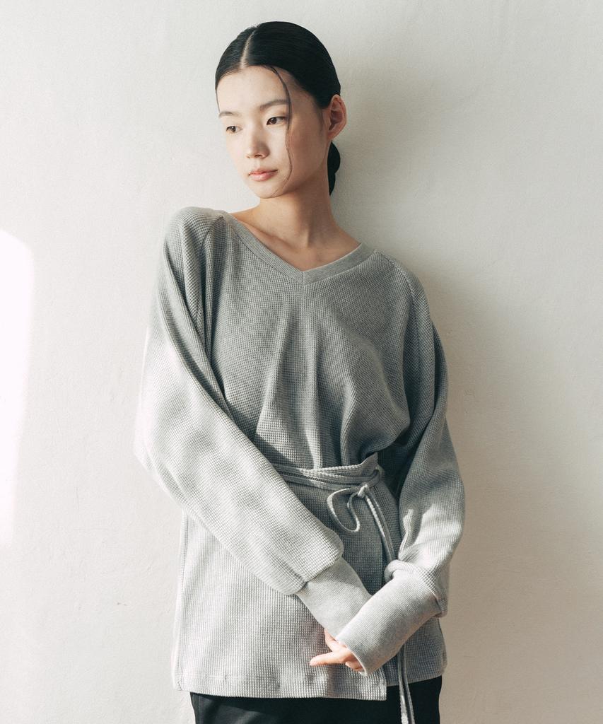 AFTERGLOWOOL V-Neck Waffle Wrap Long Sleeve T-Shirt_Grey