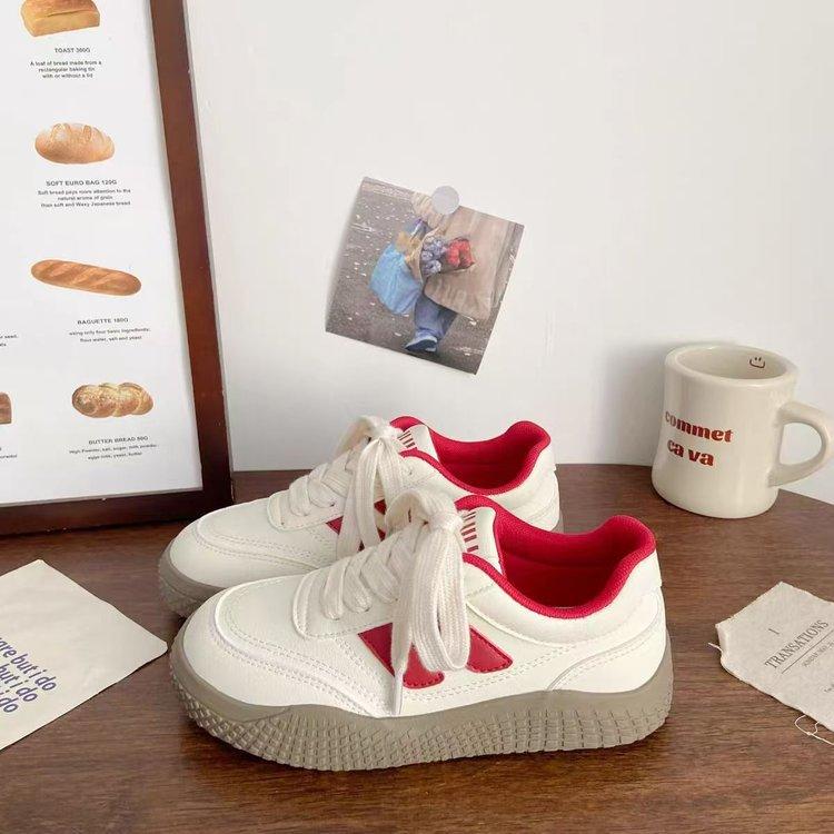 Hong Kong style platform white shoes women's shoes autumn new 2025 popular versatile chic tide niche casual board shoes soft sole