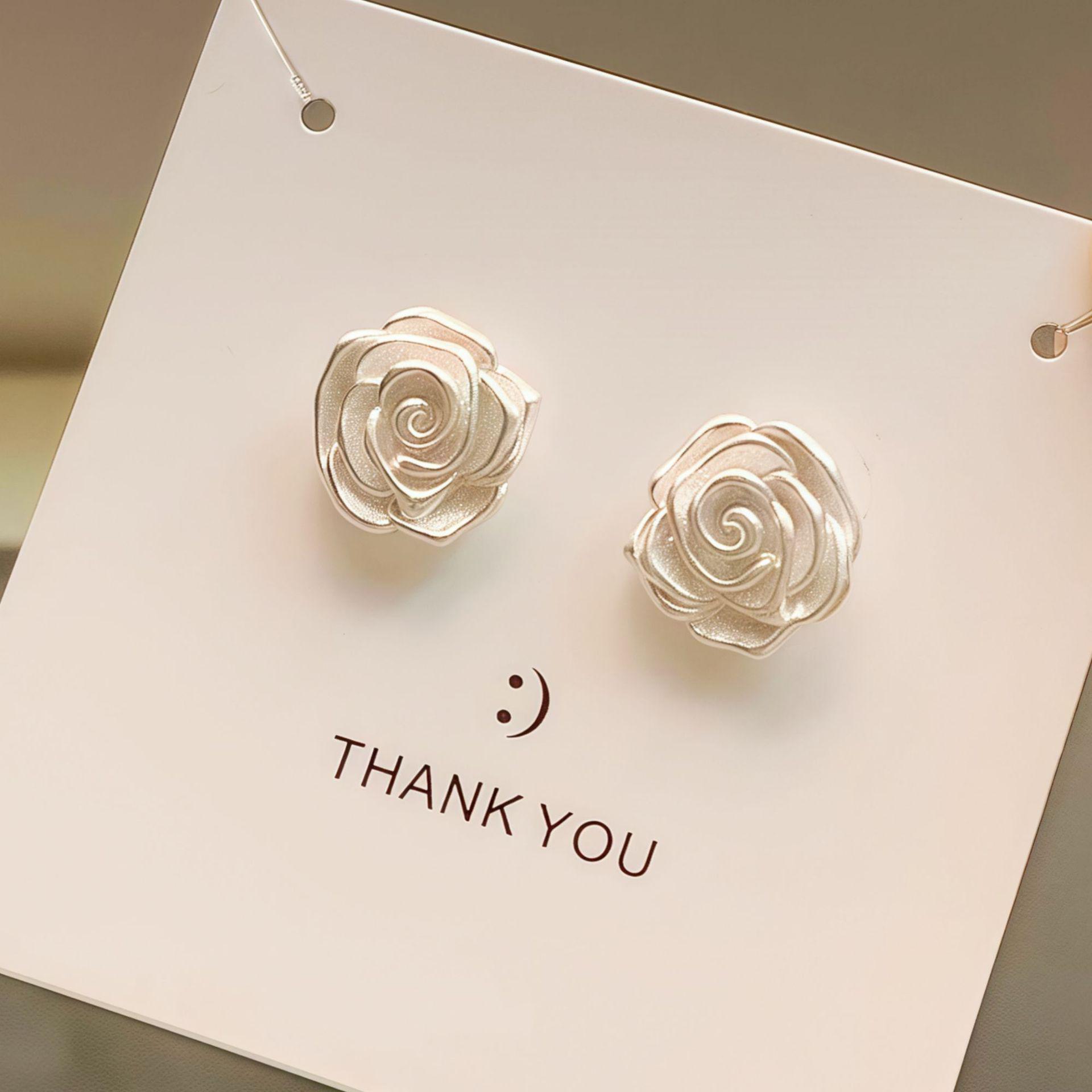 Корейские ретро матовые серьги-гвоздики цвета розы - Модные универсальные серьги