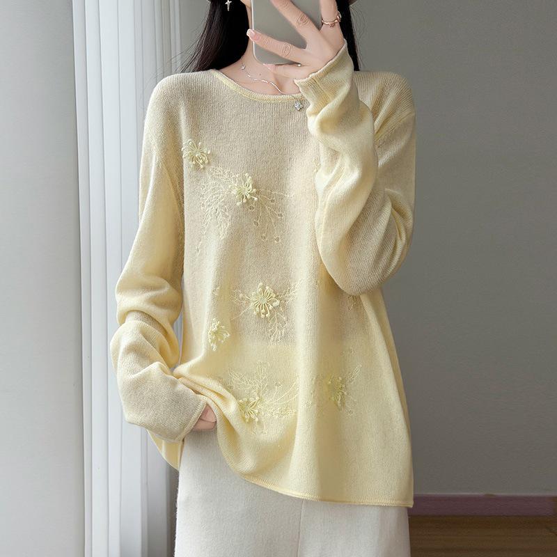2026 Autumn/Winter Women's Pure Wool Hand-Embroidered Loose Knit Sweater with Round Neck and Long Sleeves