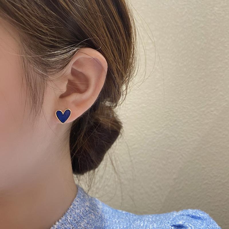 Early autumn small blue love earrings design sense simple small peach heart earrings women