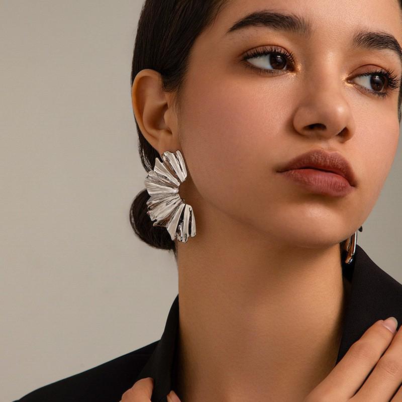 Exaggerated Vintage Multi-Layer Floral Ginkgo Leaf Earrings for Women