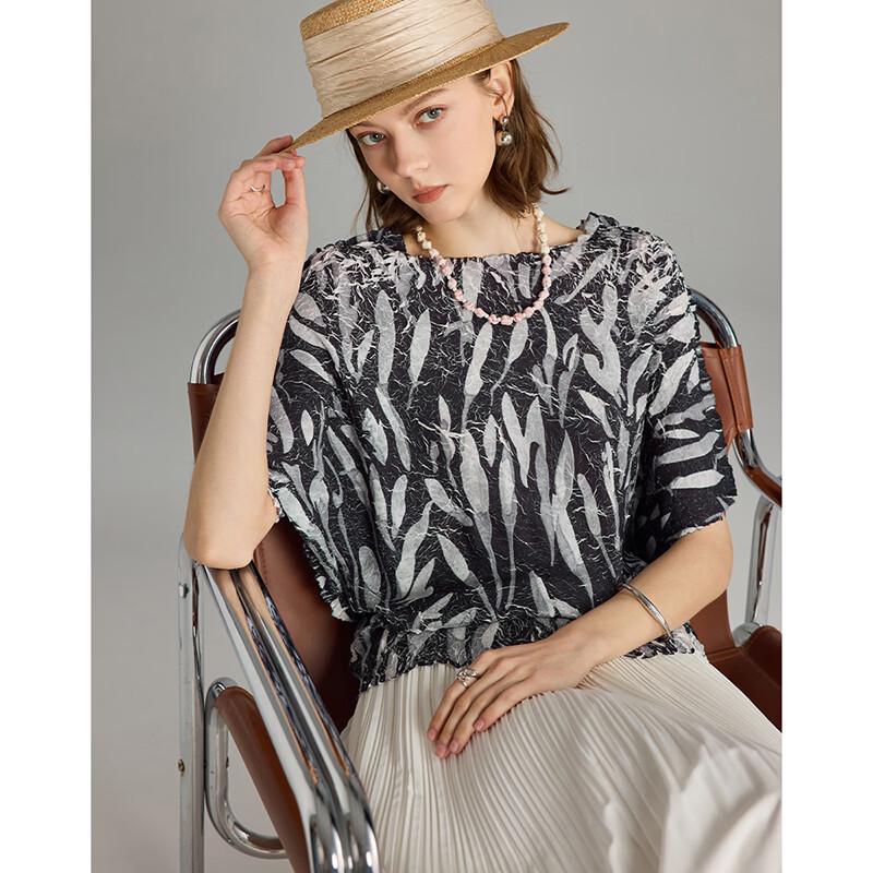 Women s Pleated Print Crewneck T-Shirt L
