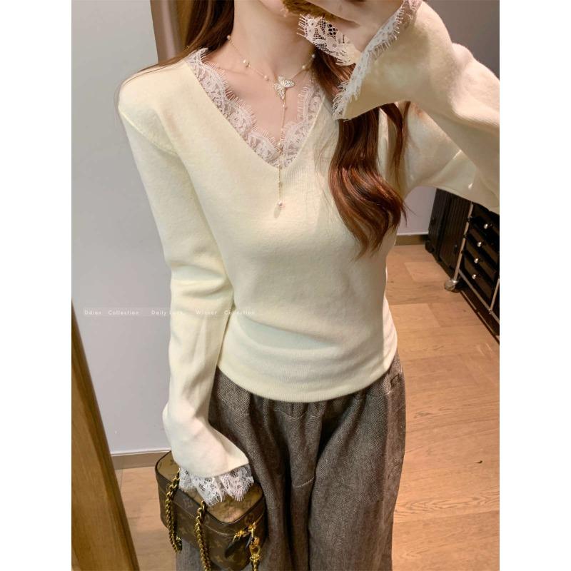 Be careful with the collar, flared sleeve, bottomed shirt, top, women's autumn and winter lace splicing, and pure desire wind knitted sweater inside.