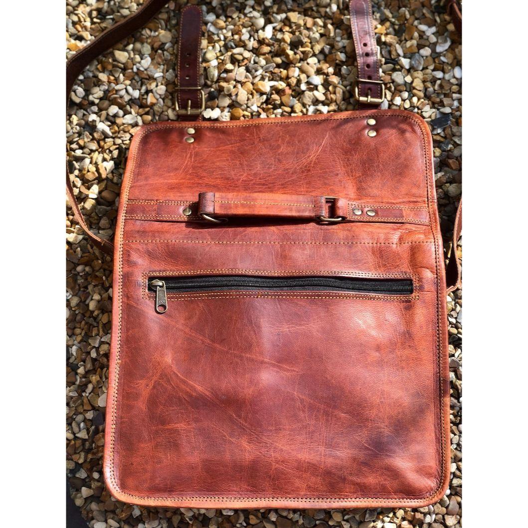 Сумка из коричневой кожи в деревенском стиле — фото 8