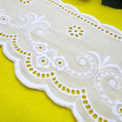 Elegantní a Vynikající Krajka Krajkové Doplňky DIY Oděvní Látkové Doplňky Prolamovaná Krajková Tkanina Krajkové Řemesla Výroba Stuh