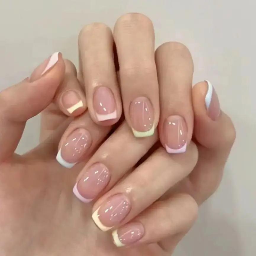 24PCS Simple French False Nails Glossy Pink Gradient Short Square Press On Nails Full Cover Acrylic Wearable False Nail Finished