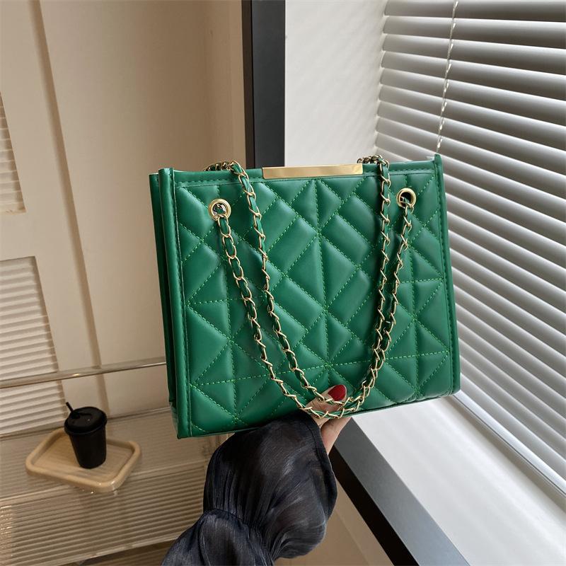 

Жіноча осінь 2024 р. Нова корейська модна сумка великої місткості в атмосфері простого ланцюжка через плече зелений