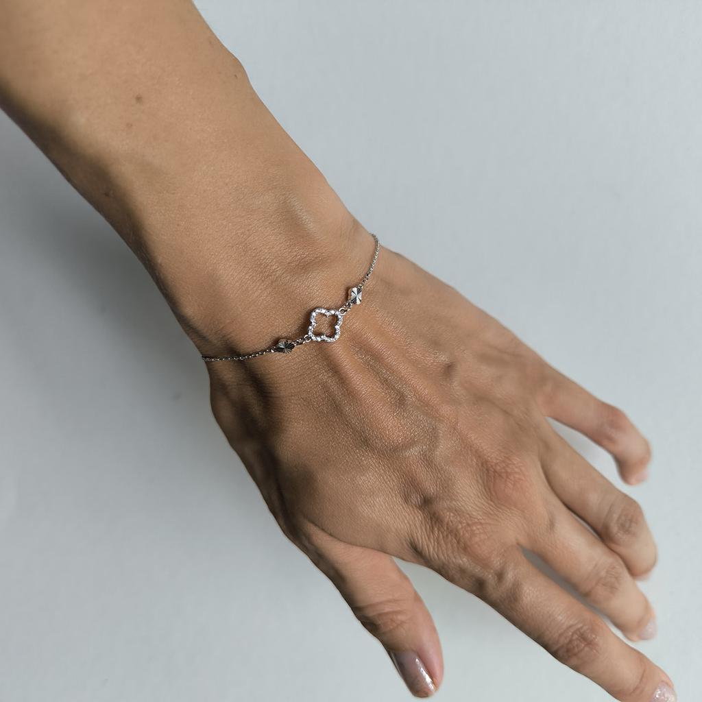 Серебряный браслет с фианитами, вес изделия 1,68 гр (2214809)