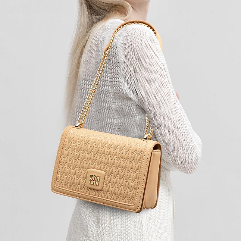 New Women's Versatile Bag Chain Small Square Bag Large Capacity Daily Commuting Diagonal Straddle Bag Women's Bag High End Trendy