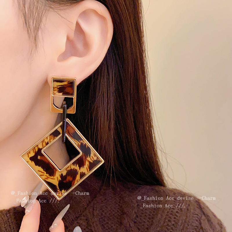 Silver Needle Rhombus Leopard Print Earrings - Retro Design Dangle Earrings, Light Luxury and Versatile