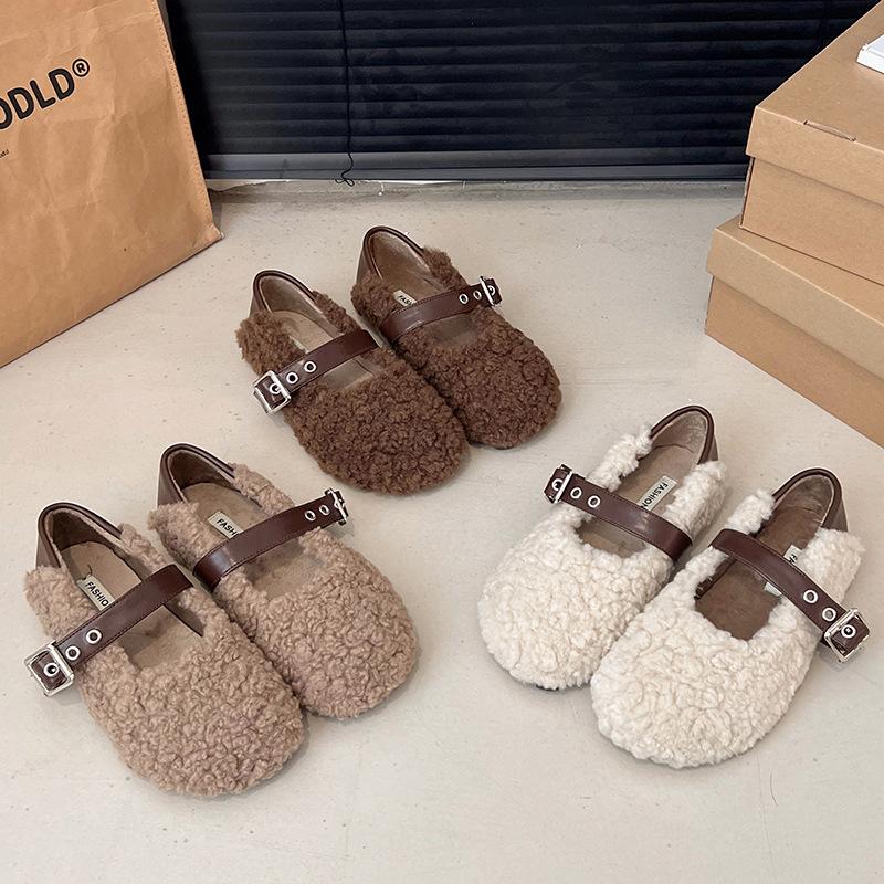 One-pedal Doudou Shoes Women's Winter 2025 New Versatile Low-top Mao Mao Shoes Wear One-button Classic Warm Cotton Shoes
