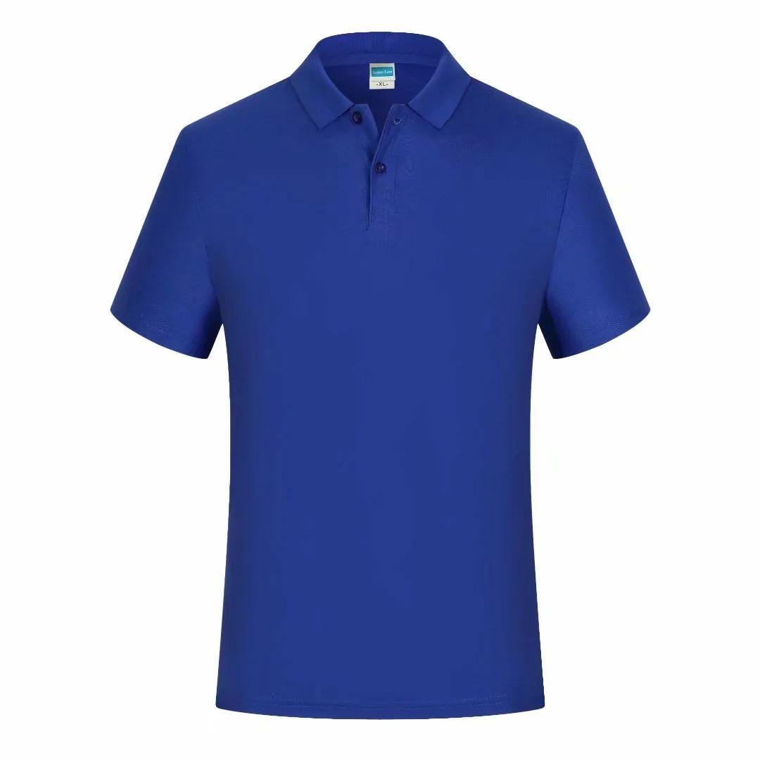 

Футболка с короткими рукавами и лацканами. Рабочая одежда. Рубашка. Рабочая одежда. Может быть напечатана граффити различных цветов, с текстом и логотипом. Одежда для родителей и детей. M сапфировый