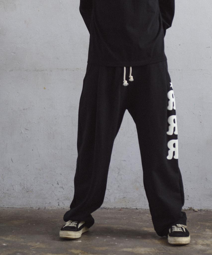 AMOU Rrr One Tuck Sweat Pants Balck