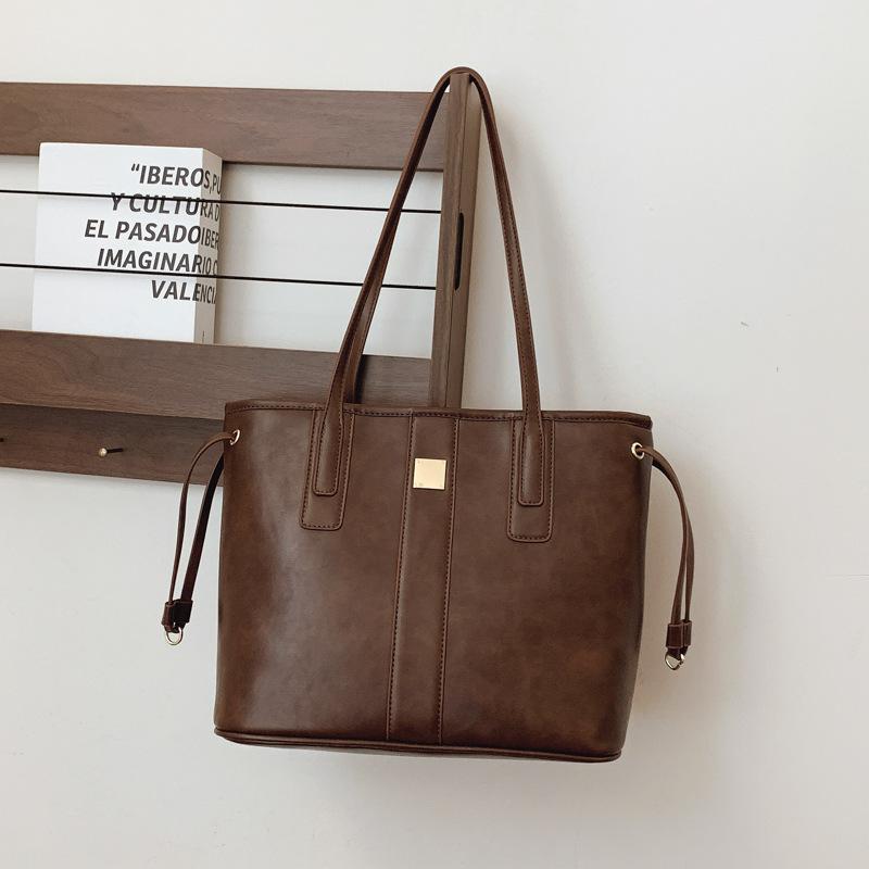 

Премиальная ретро сумка-тоут женская новая осенне-зимняя большая вместительная сумка через плечо нишевая универсальная сумка для поездок на работу