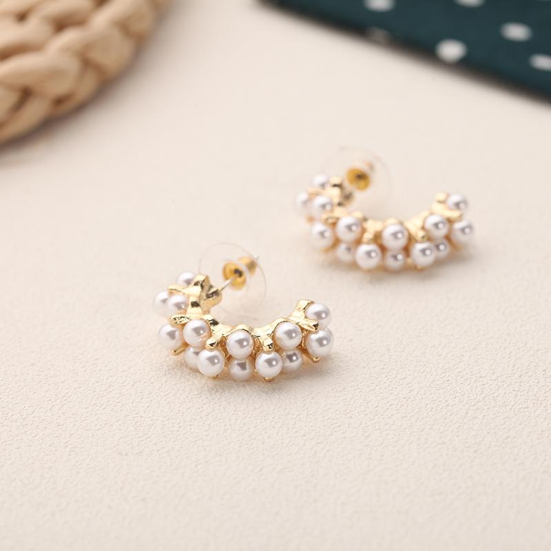 2024 Neue Mode Koreanische Weiße Perlen-Hängeohrringe für Damen Böhmische Goldene Runde Hochzeitsohrringe Schmuck Geschenke Großhandel