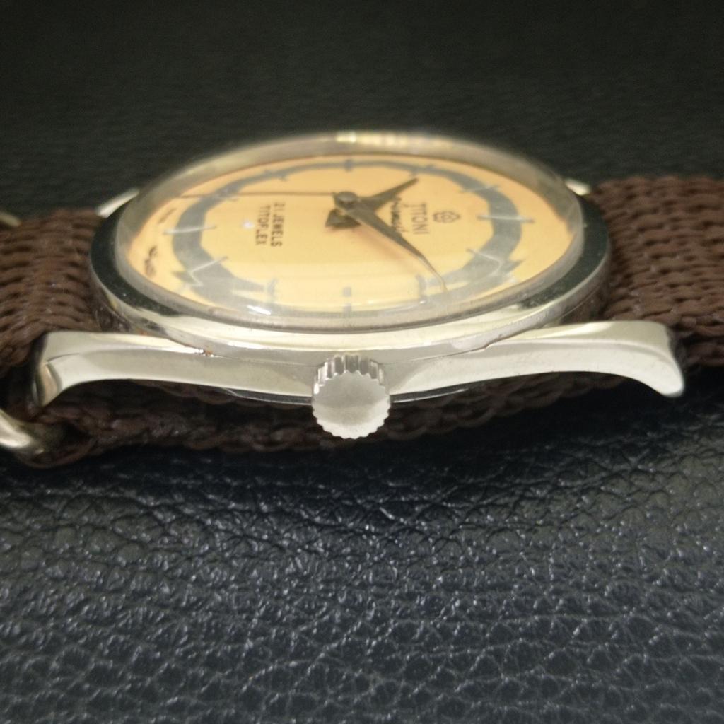 Schweizer Vintage-Herrenuhr Titoni Airmaster Titoflex mit Handaufzug, beige, a703233-1