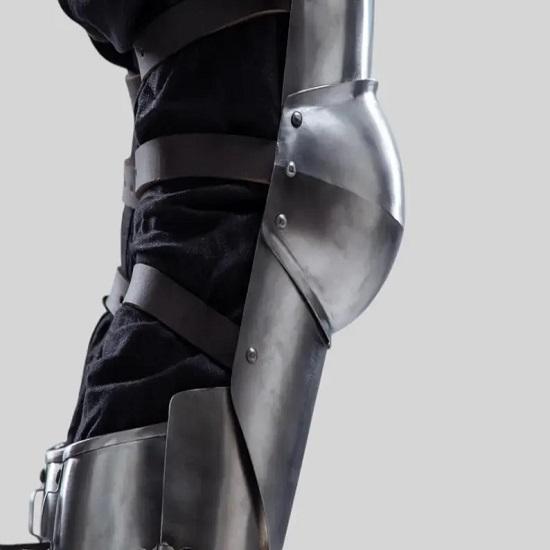 שריון רגליים אביר מימי הביניים עם מגני ברכיים שריון רגליים מפלדה עם הגנת ברכיים פלדה מלוטשת המתנה הטובה ביותר