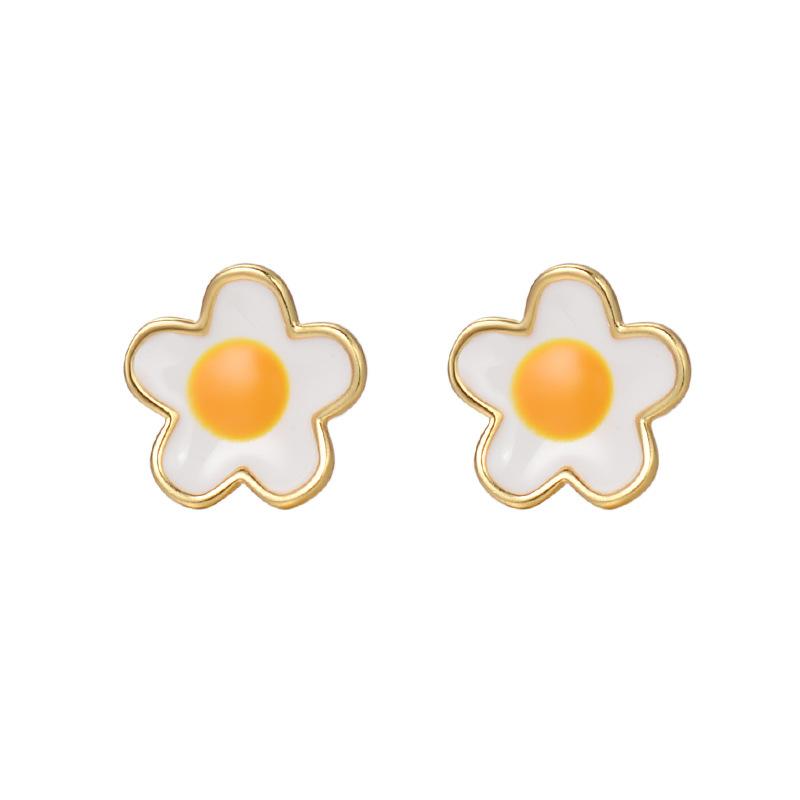 Golden Flower Earrings for Women's Temperament Sweet New Year New Trendy Earrings for Ear Piercing Niche