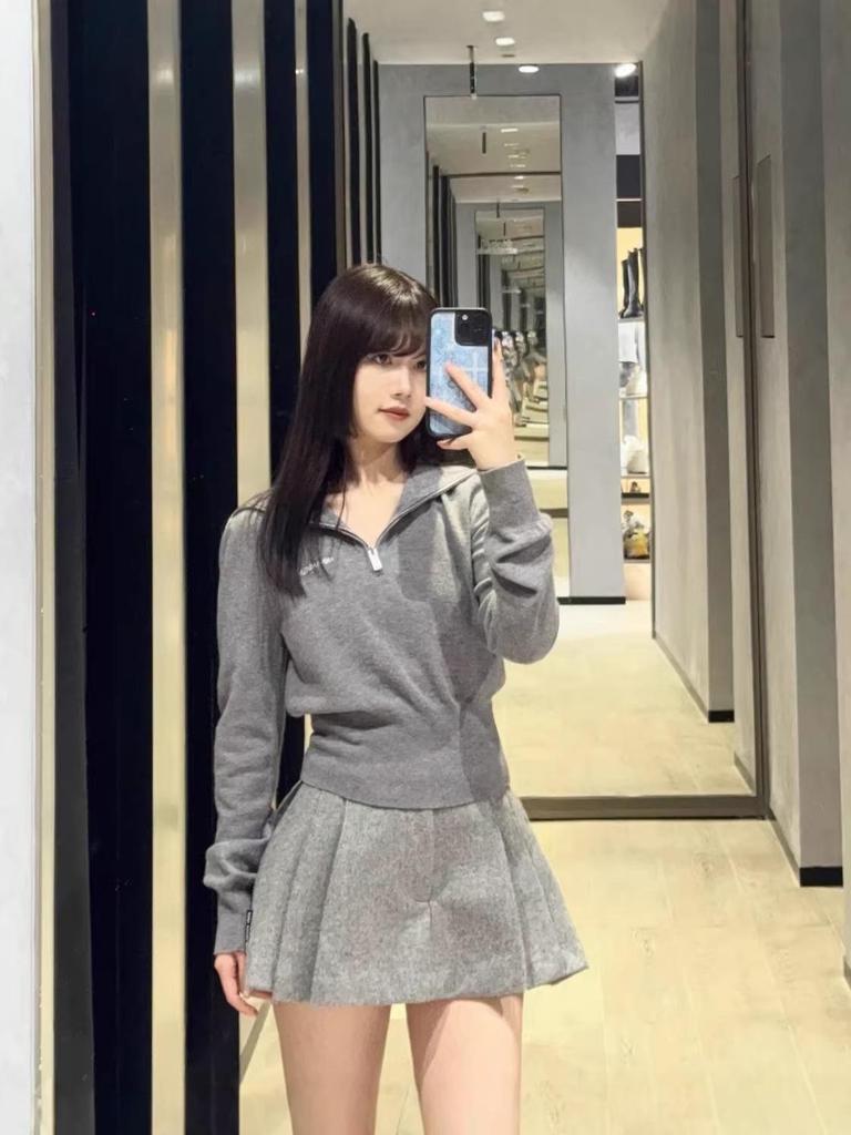 Women's Early Spring 2026 College Style A-line Pleated Mini Skirt - Anti-exposure, Slimming, Woolen Design