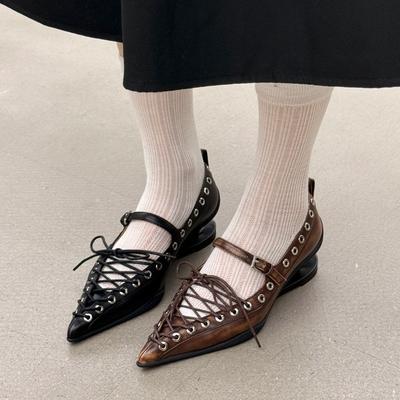 NUOVE 2025 Scarpe da Ballo Singole a Punta Piatta Stile Punk Nuova Moda Scarpe da Donna cinturino con borchie fiocco Scarpa Fatta a Mano