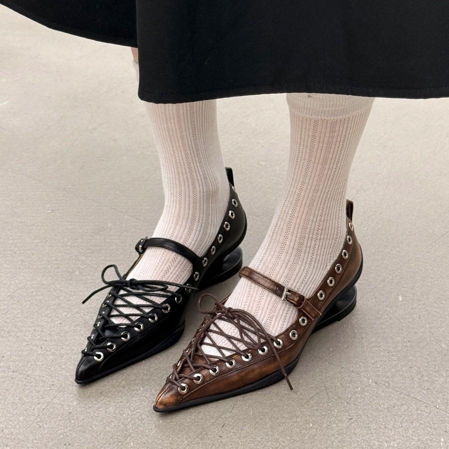 Fashion NEW 2025 Pointed Toe Flat Bottomed Ballet Single Shoes Punk Style New Fashionable Women Shoes Rivet Strap Bow Handmade Shoe