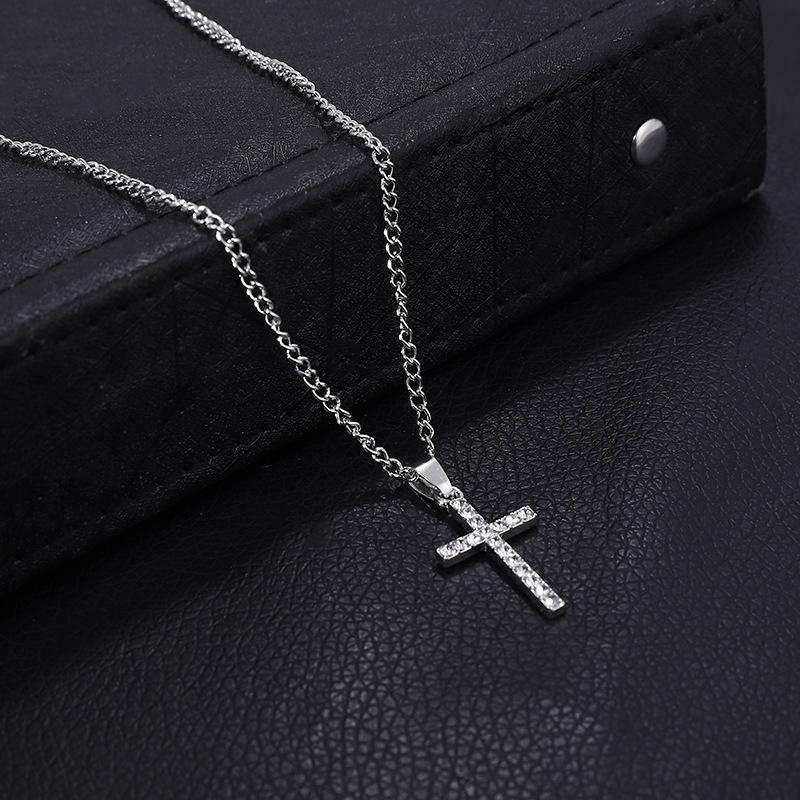 Non-Fading Luxury Maple Leaf Butterfly Clavicle Necklace